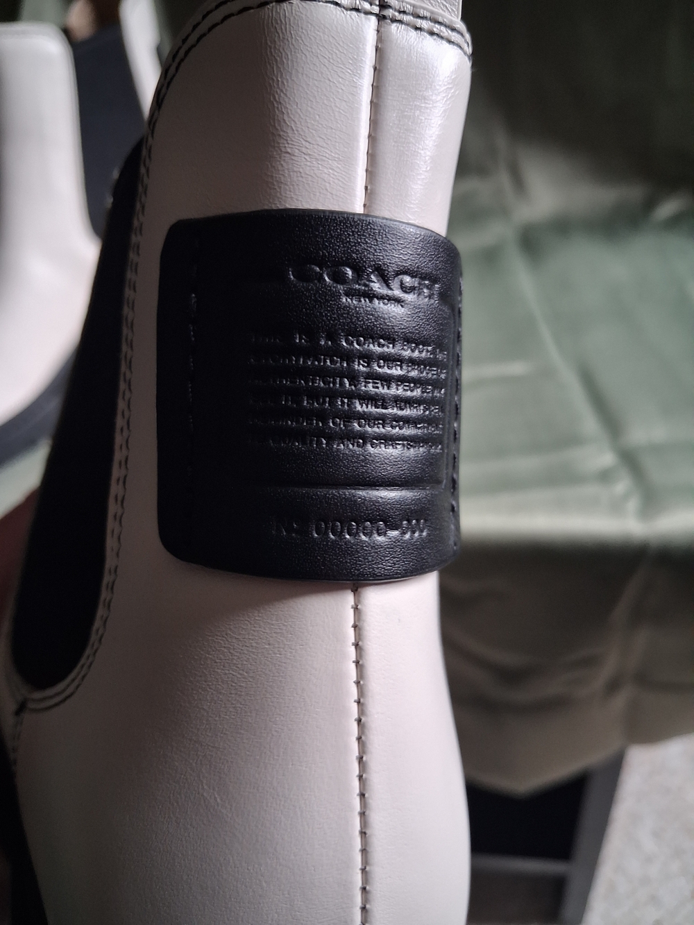 Coach PULL TAB N W/O T - Picture 3 of 5